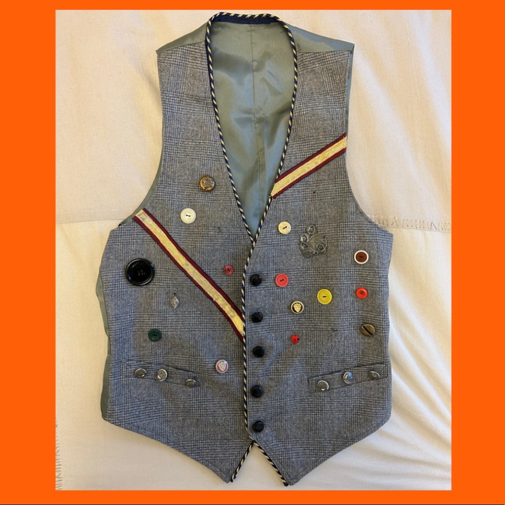Custom-made vintage embroidered vest!!!🦺